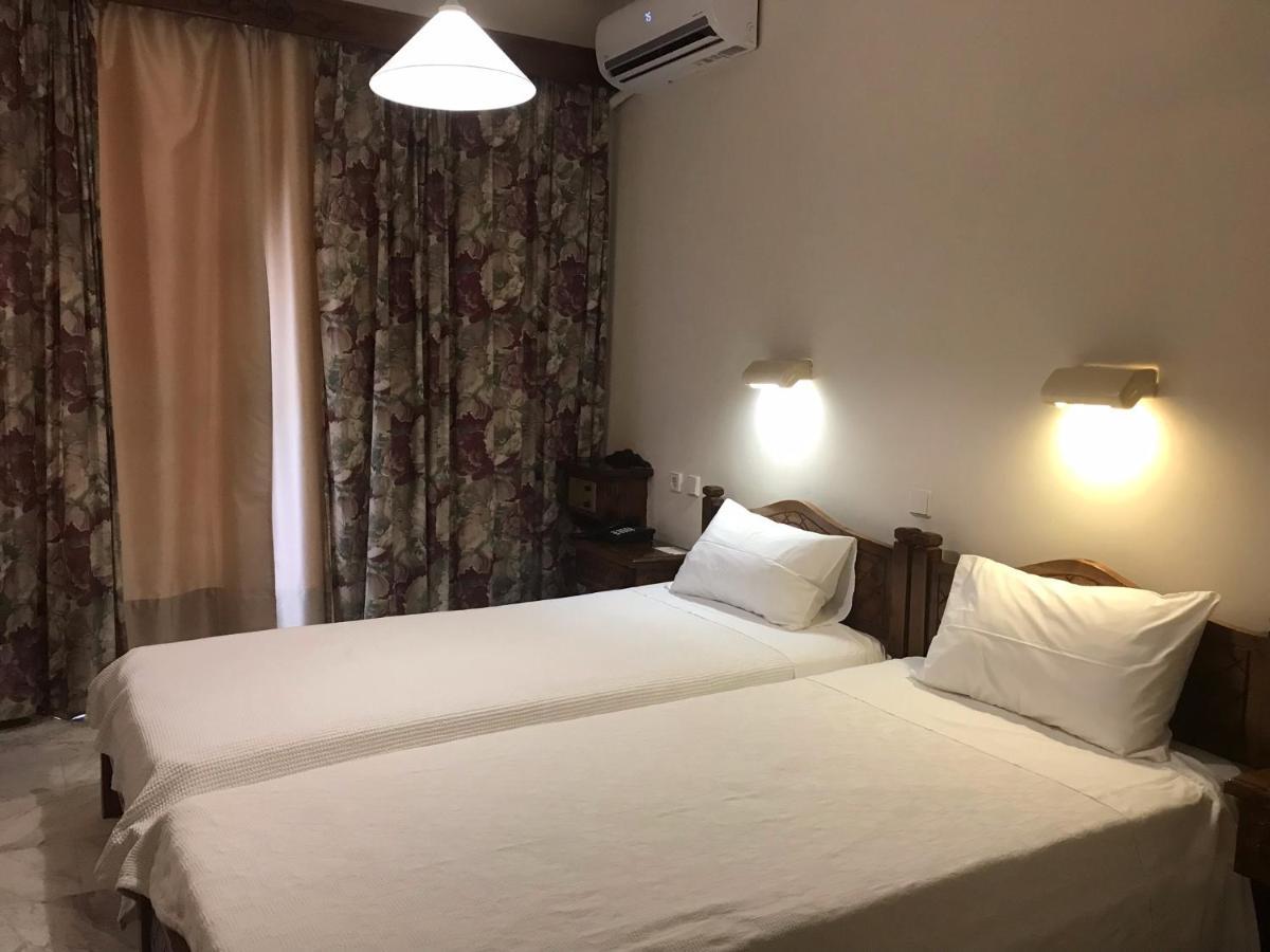 Batis Hotel Livanátai Extérieur photo
