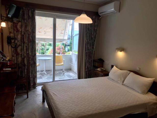 Batis Hotel Livanátai Extérieur photo