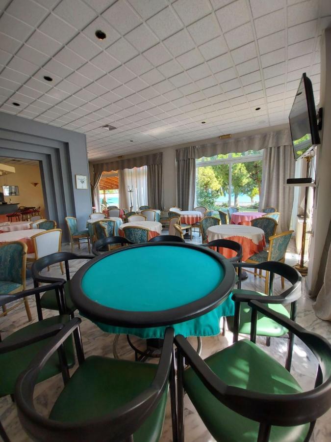Batis Hotel Livanátai Extérieur photo