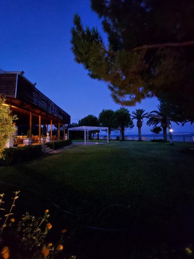 Batis Hotel Livanátai Extérieur photo