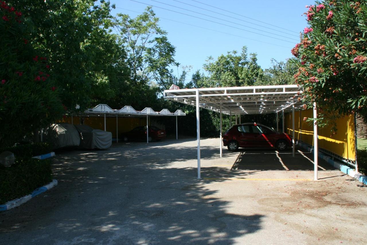 Batis Hotel Livanátai Extérieur photo